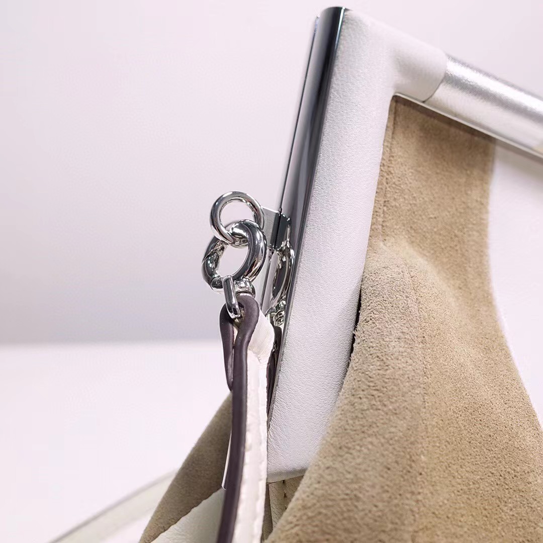 Fendi First Handbag（26-18-9.5cm） - EUR FASHION