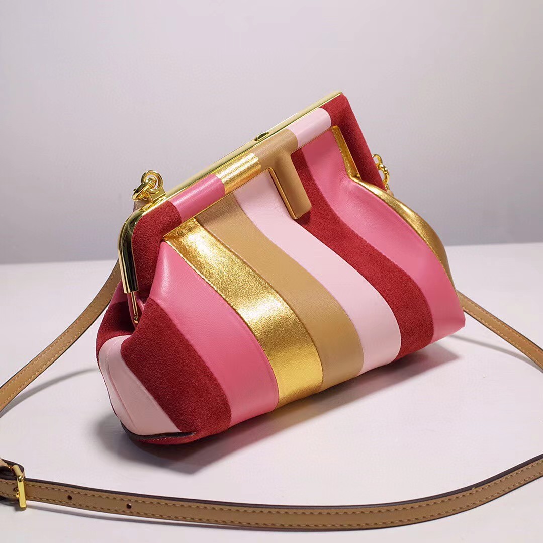 Fendi First Handbag（26-18-9.5cm） - EUR FASHION