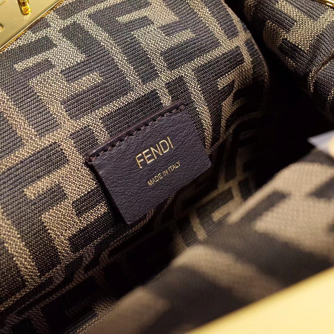 Fendi First Handbag（26-18-9.5cm） - EUR FASHION