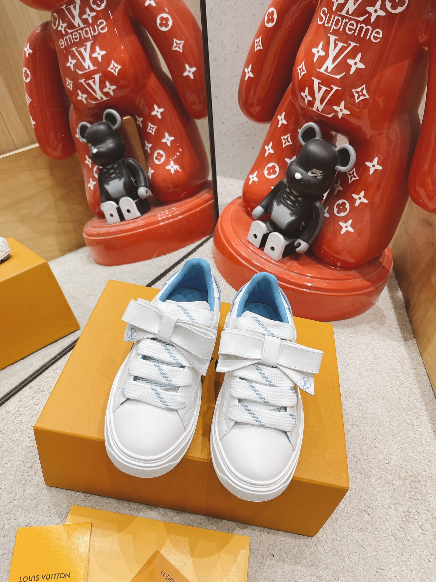 Louis Vuitton Logo Sneaker - EUR FASHION