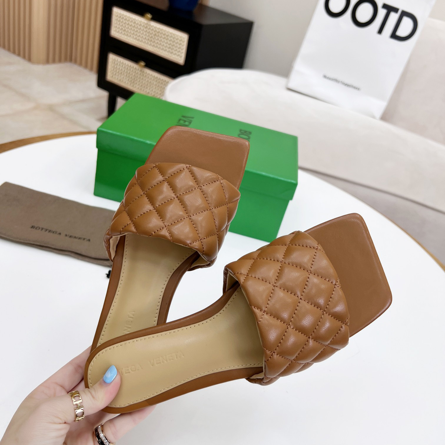 Bottega Veneta Padded Leather Sandals - EUR FASHION