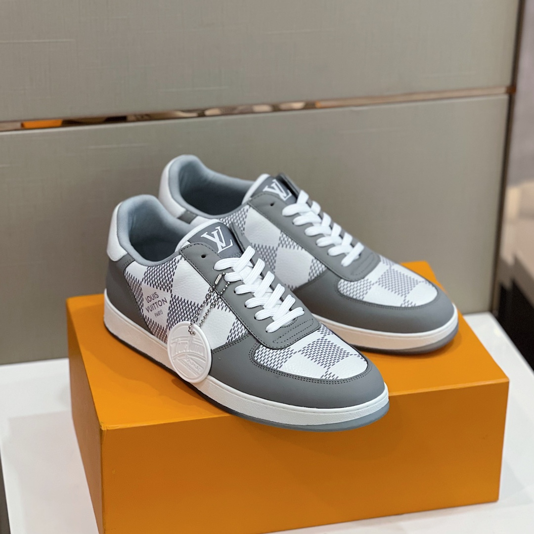 Louis Vuitton Men's Rivoli Sneaker - EUR FASHION