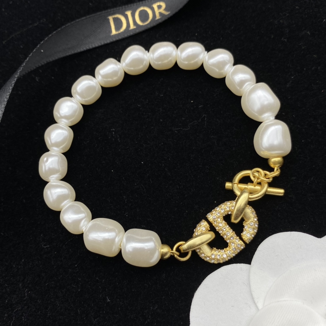 Dior Pearl Bracelet - EUR FASHION