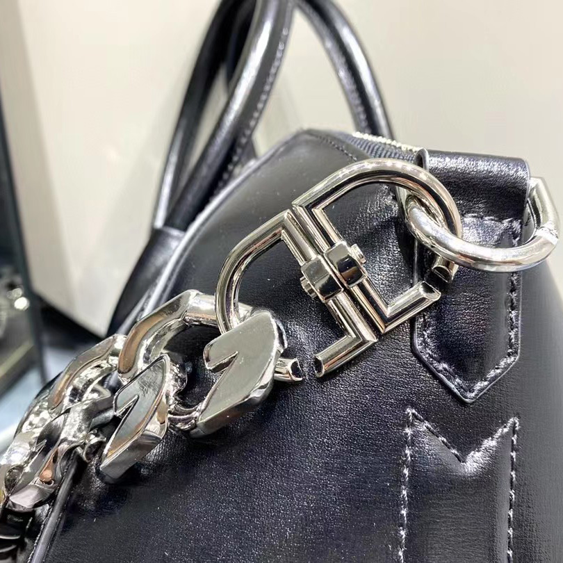 Givenchy Black  Chain Small Antigona Bag(28-17-23cm) - EUR FASHION