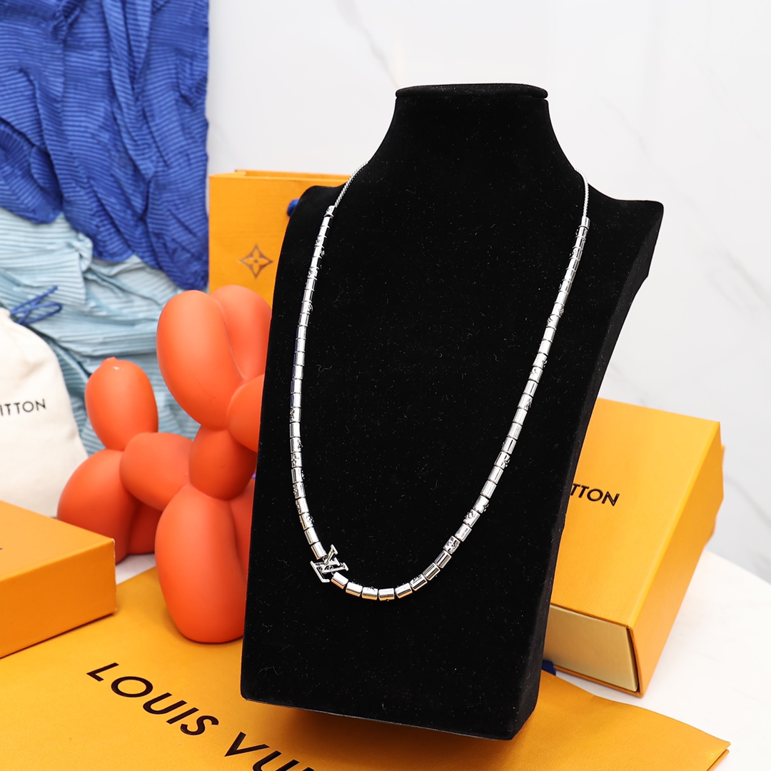 Louis Vuitton Paradise Necklace - EUR FASHION