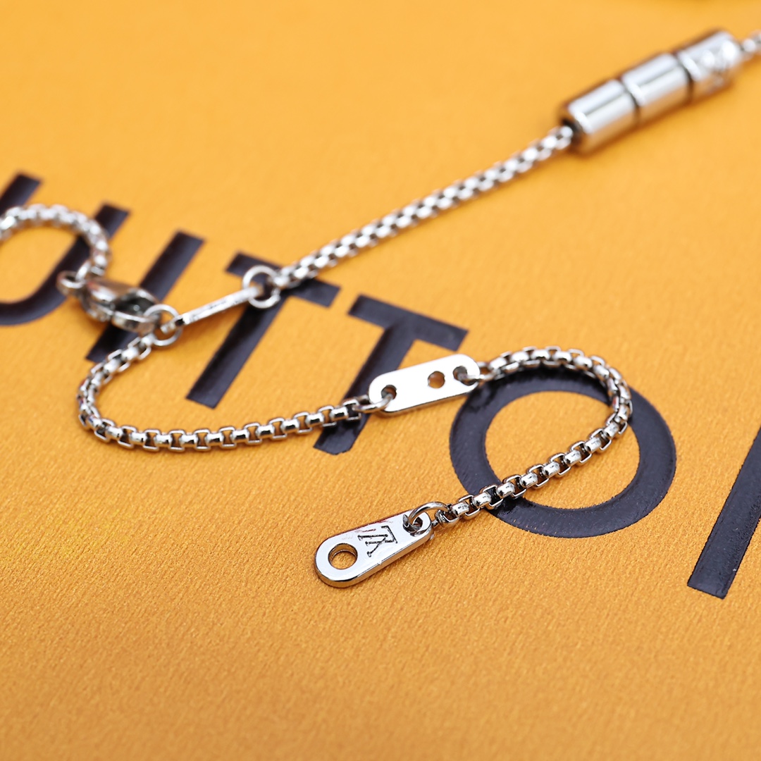 Louis Vuitton Paradise Necklace - EUR FASHION