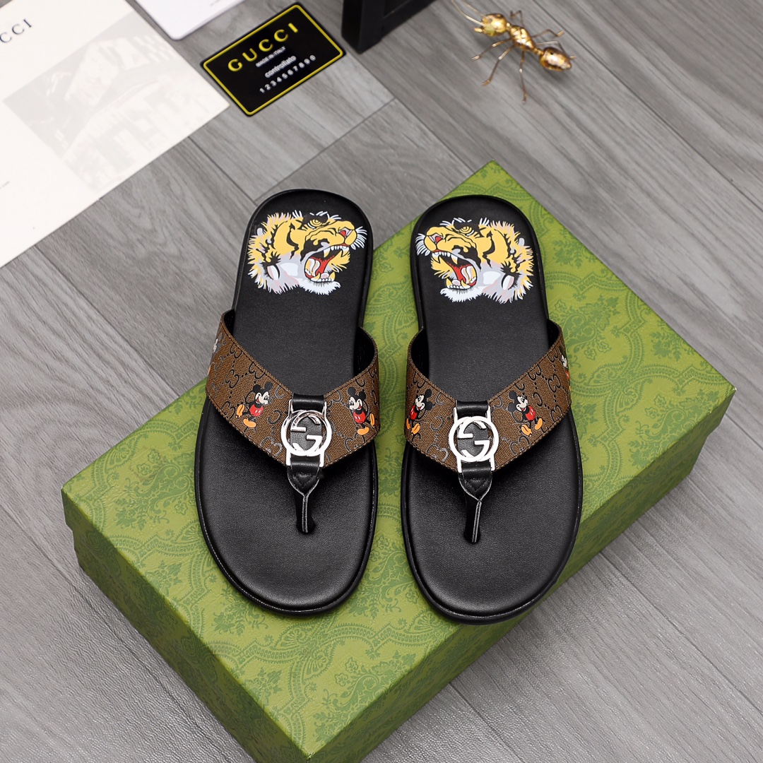 Gucci Rubber GG Men's Flip Flops - EUR FASHION