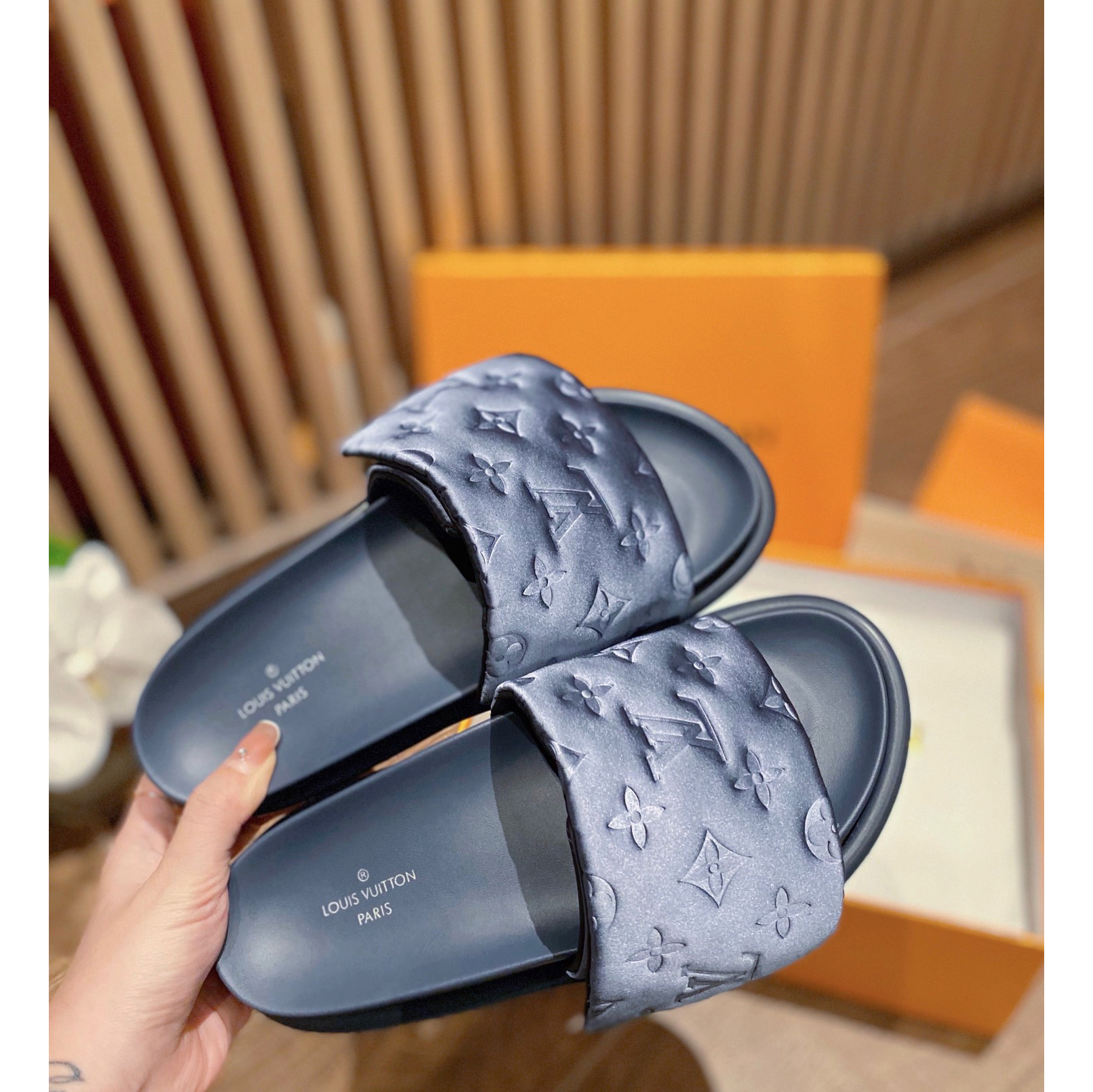 Louis Vuitton Pool Pillow Comfort Mules - EUR FASHION