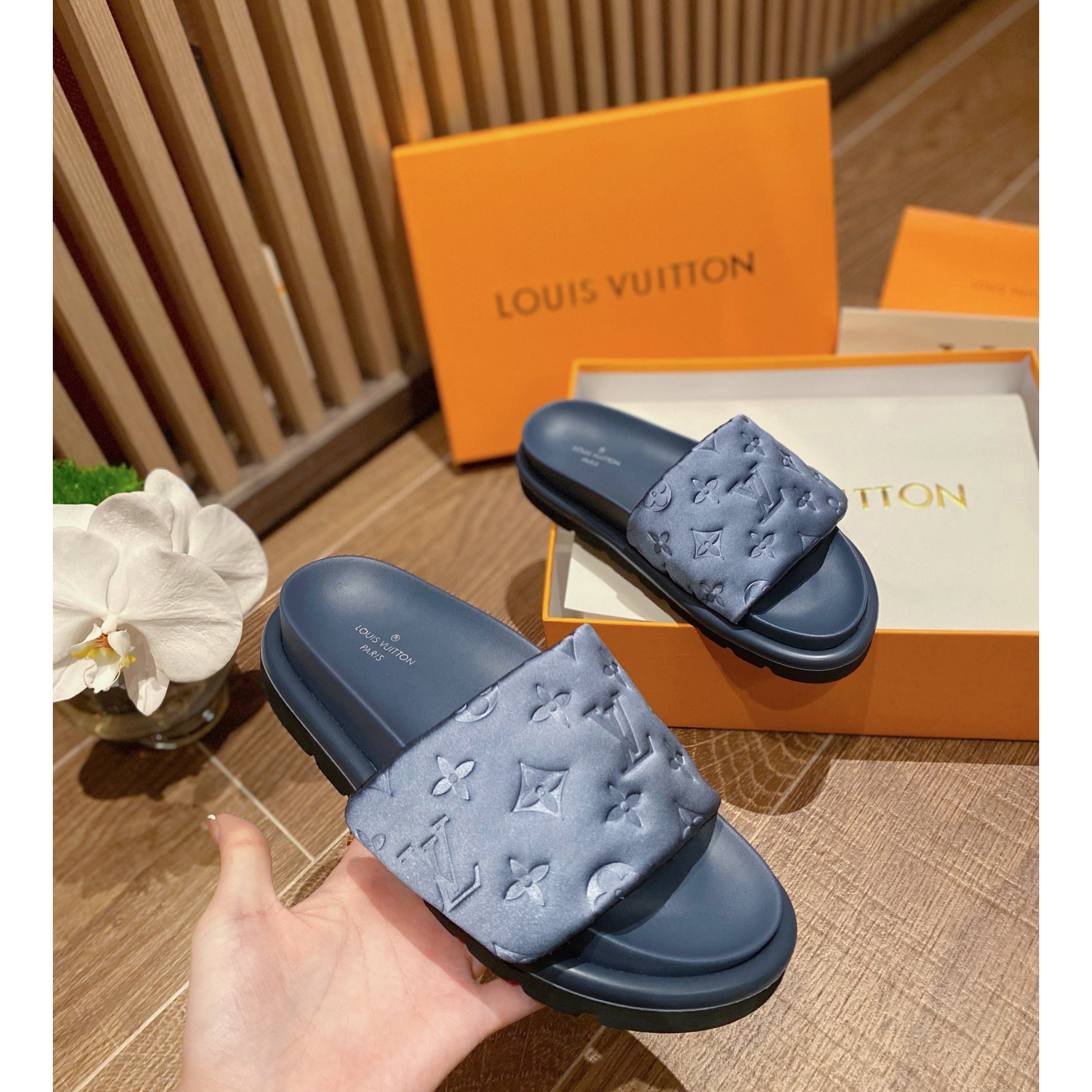 Louis Vuitton Pool Pillow Comfort Mules - EUR FASHION