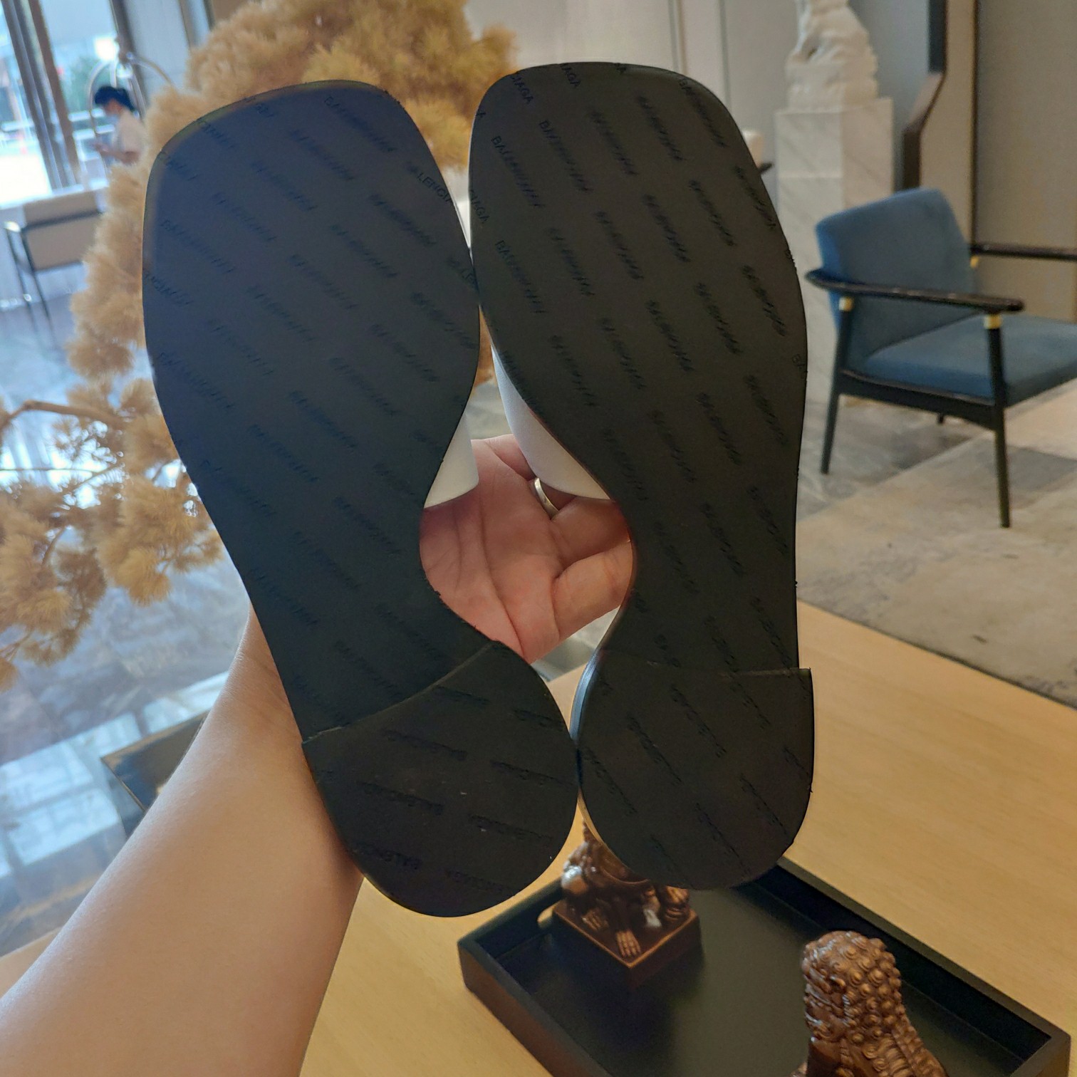 Balenciaga Logo Leather Slide Sandal - EUR FASHION