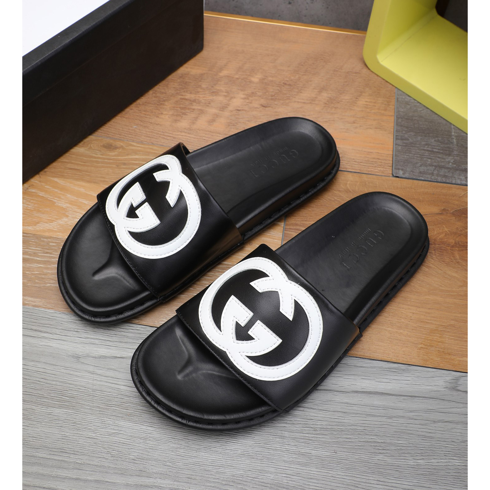 Gucci GG Rubber Slide Sandal - EUR FASHION