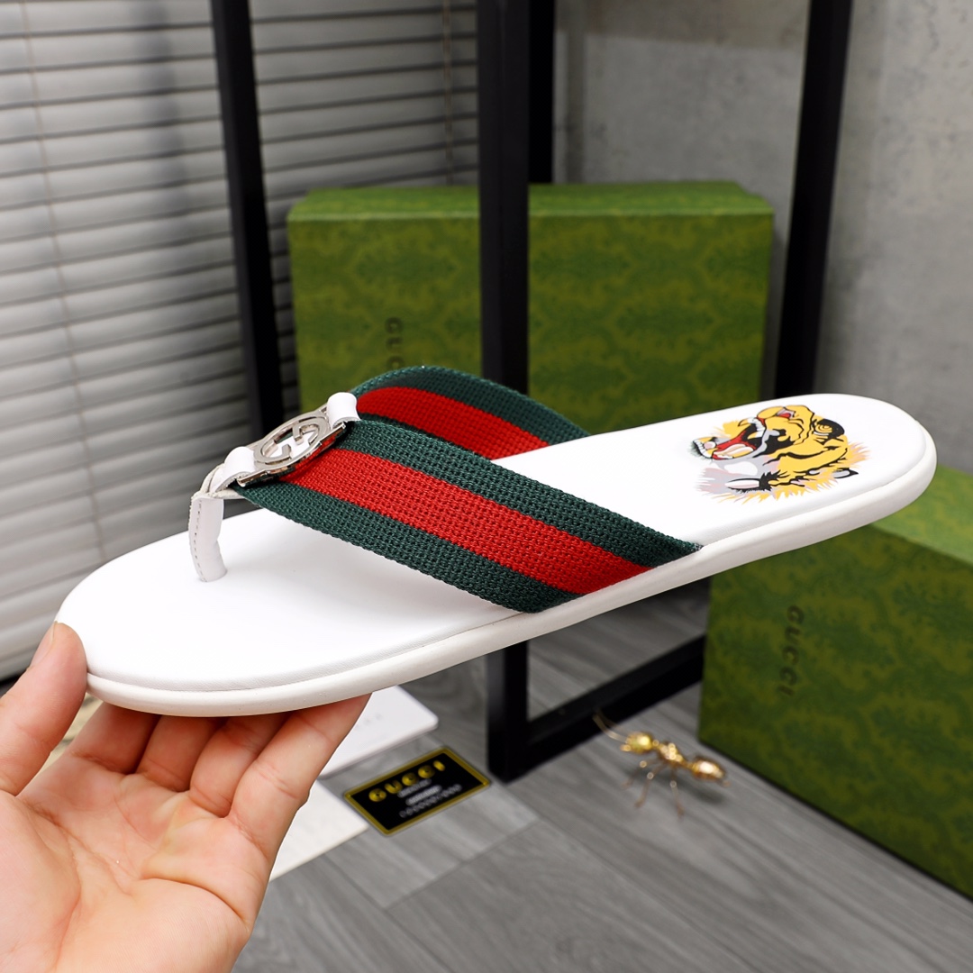 Gucci Rubber GG Men's Flip Flops - EUR FASHION