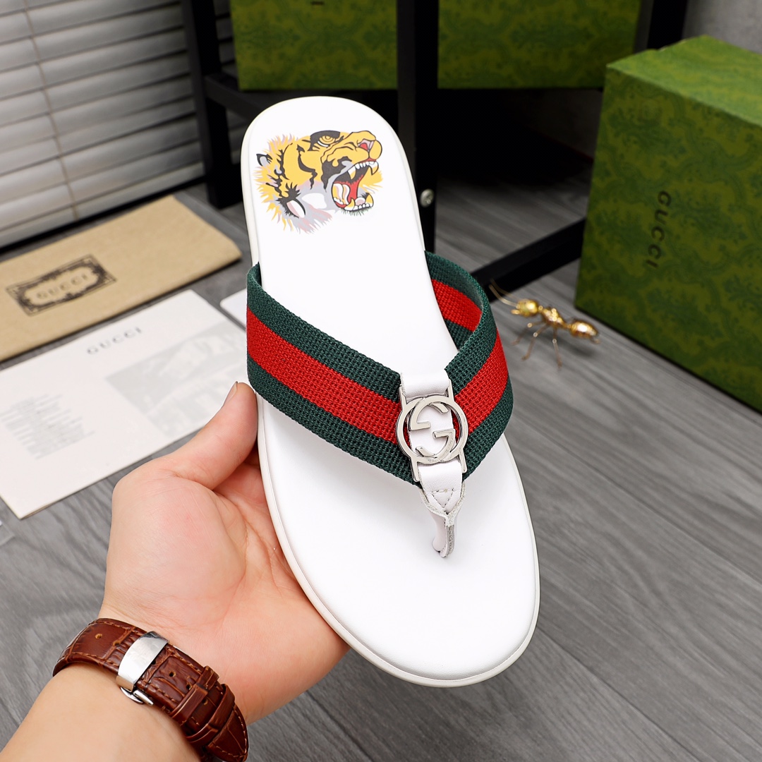 Gucci Rubber GG Men's Flip Flops - EUR FASHION