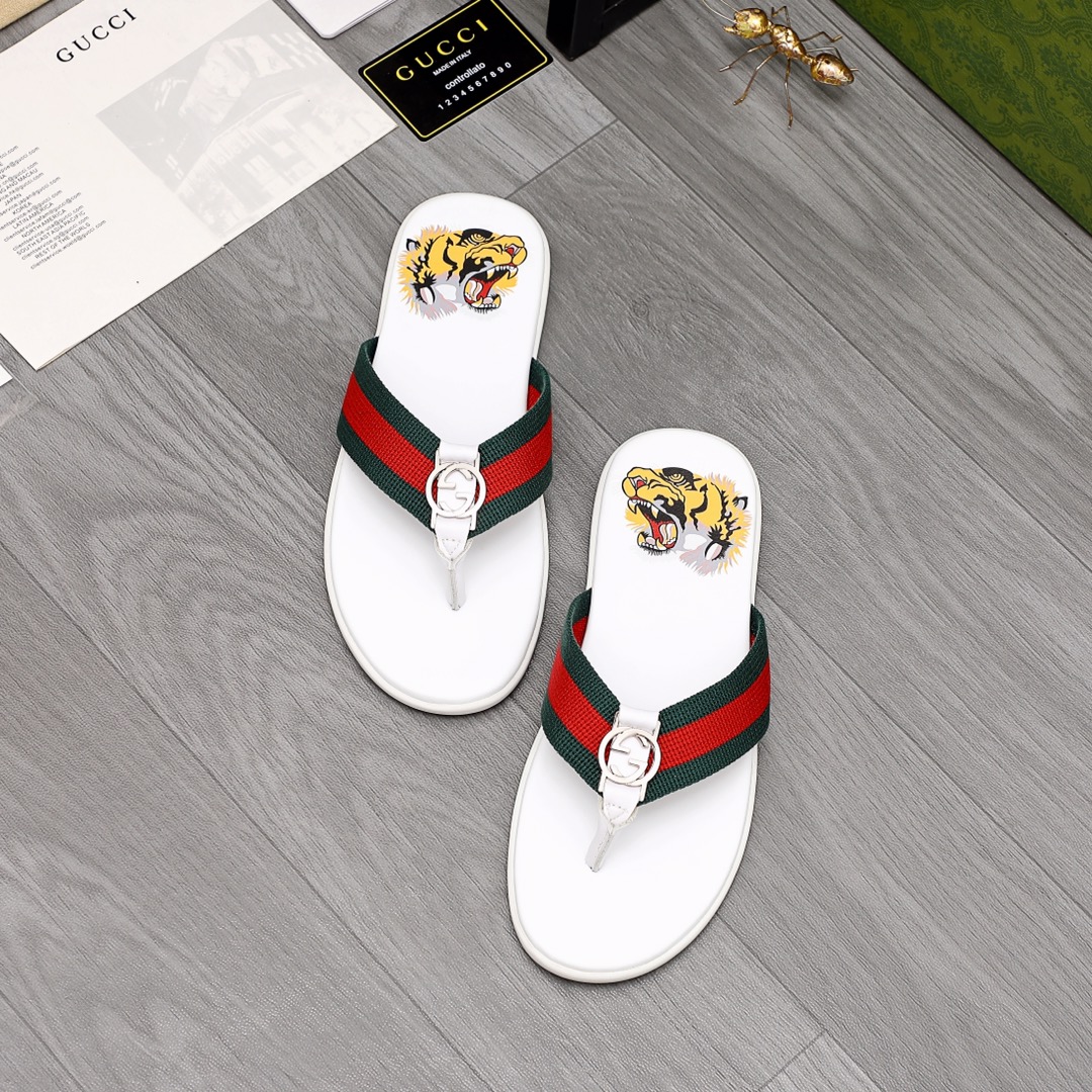 Gucci Rubber GG Men's Flip Flops - EUR FASHION