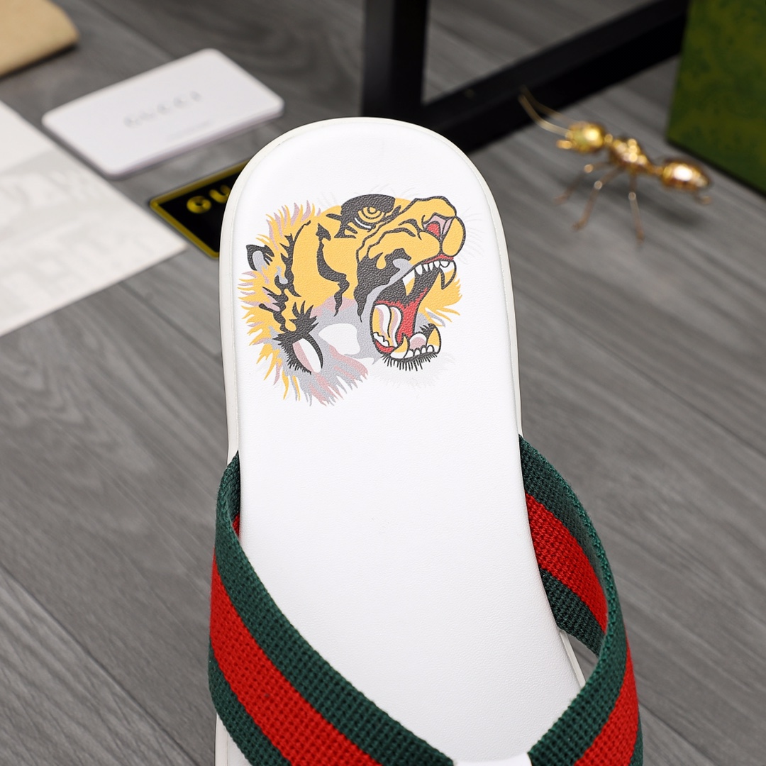 Gucci Rubber GG Men's Flip Flops - EUR FASHION