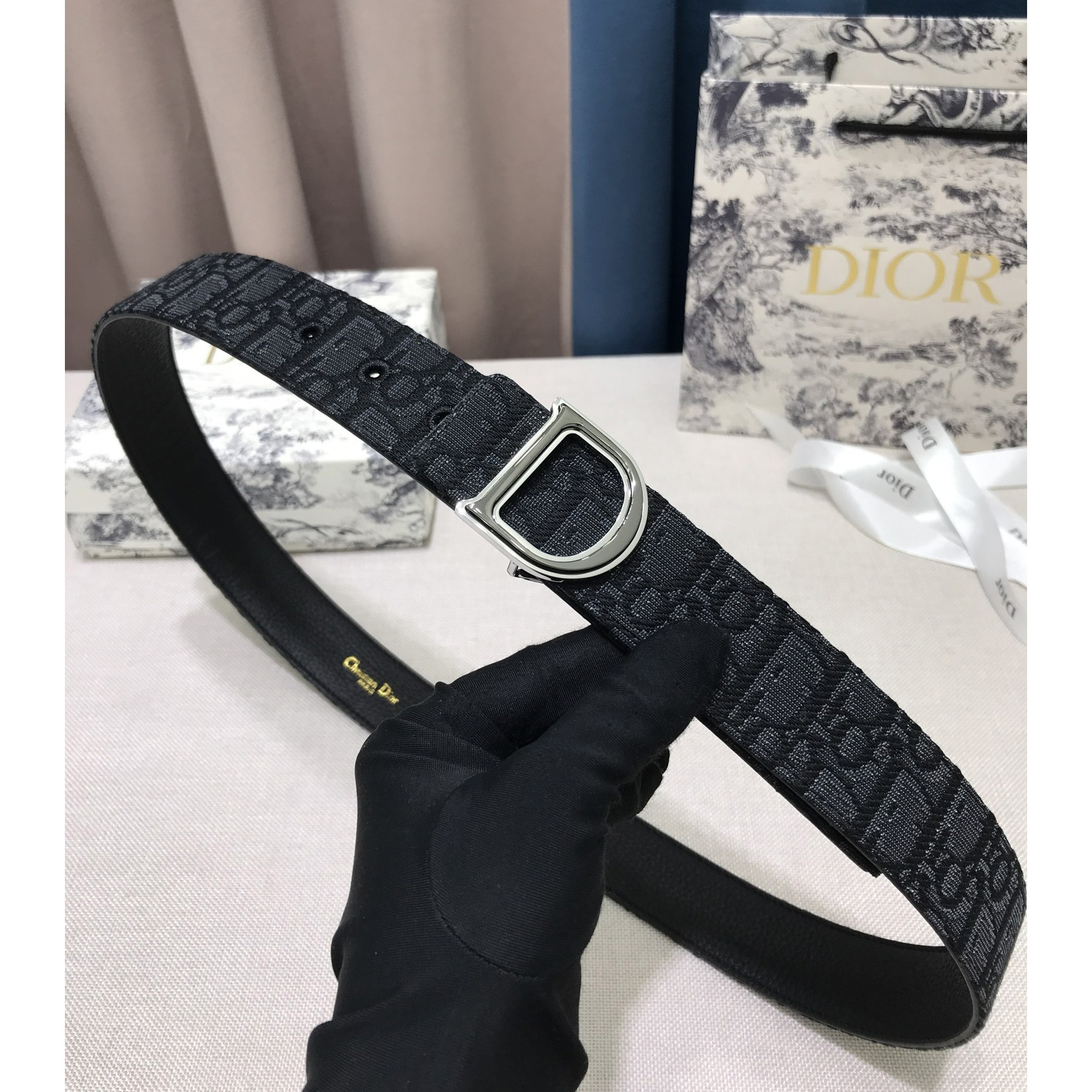 Dior Leather Belt With 'D' Buckle - EUR FASHION