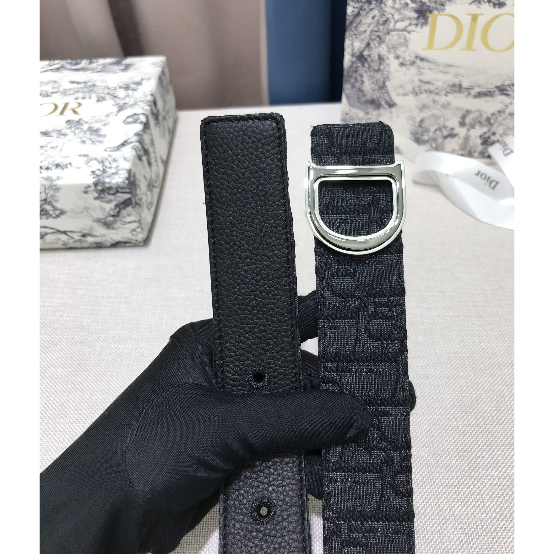 Dior Leather Belt With 'D' Buckle - EUR FASHION