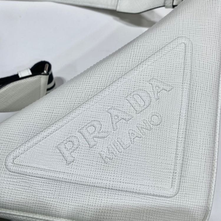Prada Saffiano Prada Triangle Bag In White(28-18-11cm) - EUR FASHION