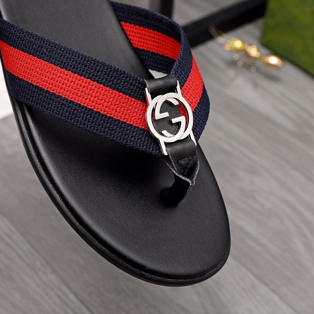 Gucci Rubber GG Men's Flip Flops - EUR FASHION