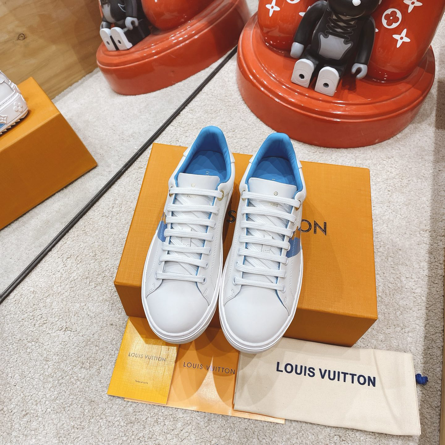 Louis Vuitton Logo Sneaker - EUR FASHION