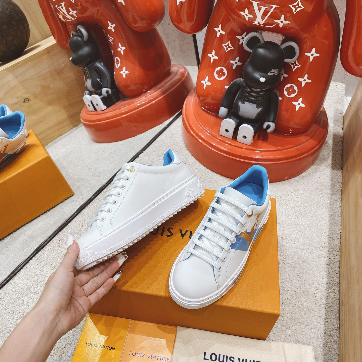 Louis Vuitton Logo Sneaker - EUR FASHION