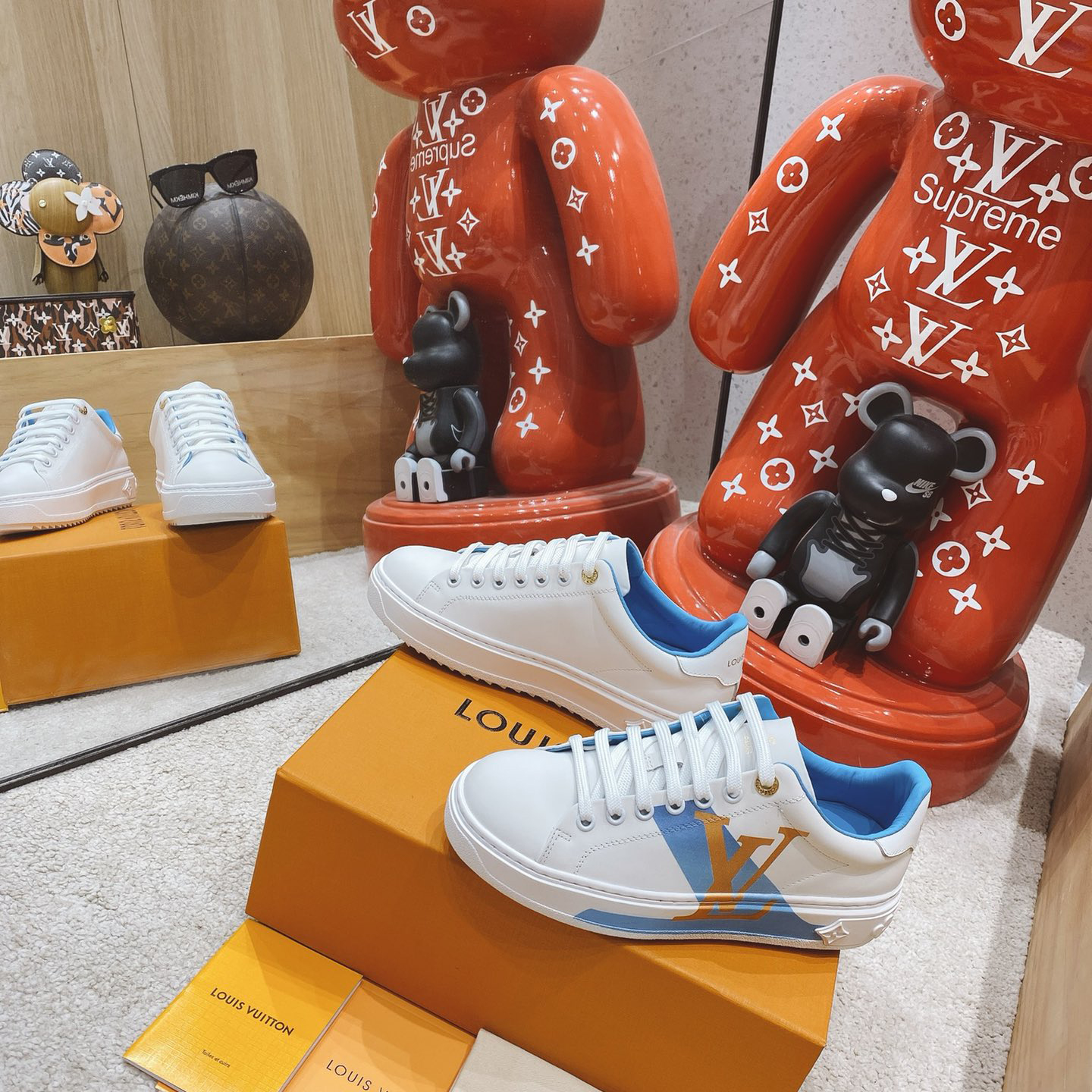 Louis Vuitton Logo Sneaker - EUR FASHION