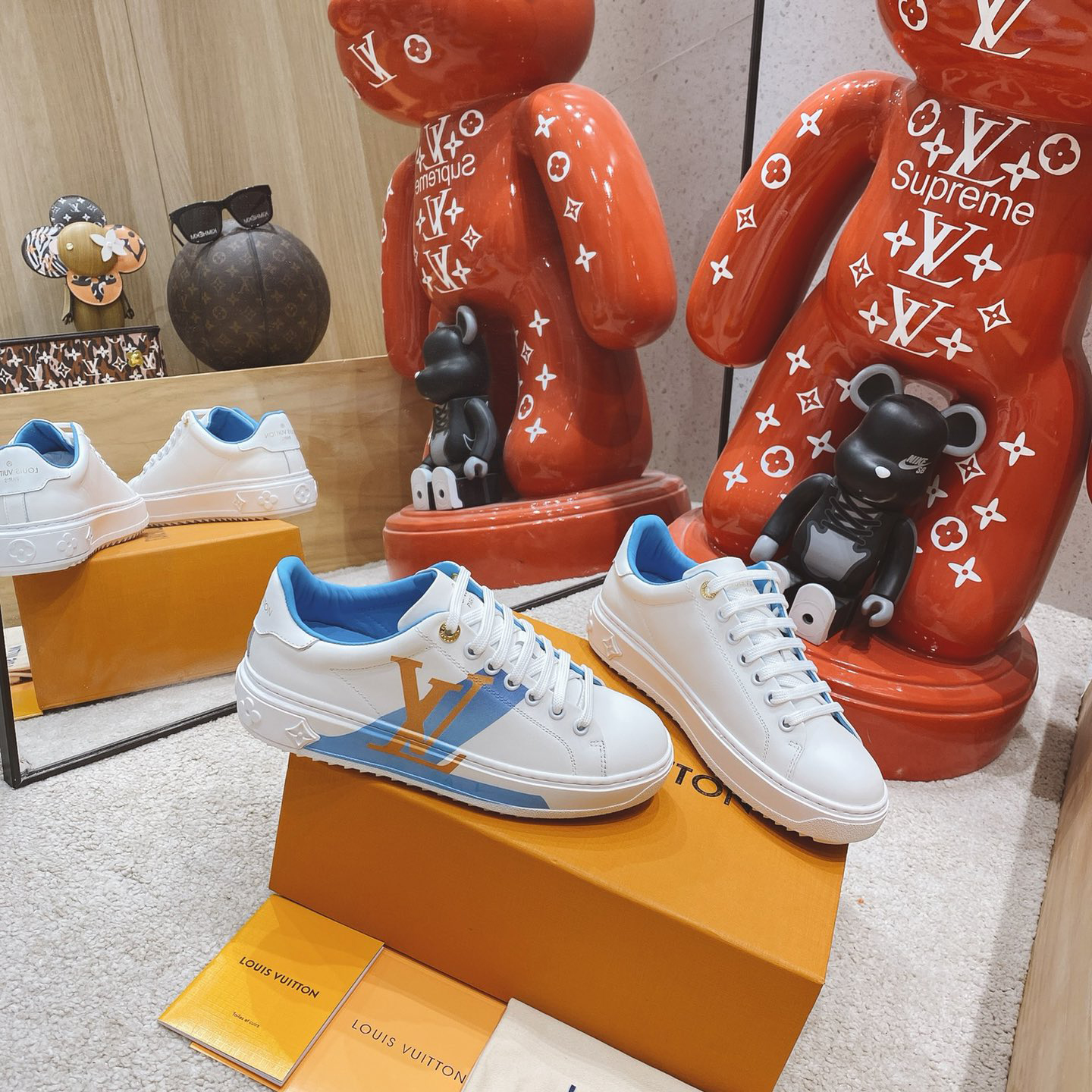 Louis Vuitton Logo Sneaker - EUR FASHION