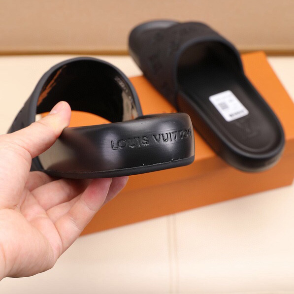 Louis Vuitton Monogram Slippers - EUR FASHION