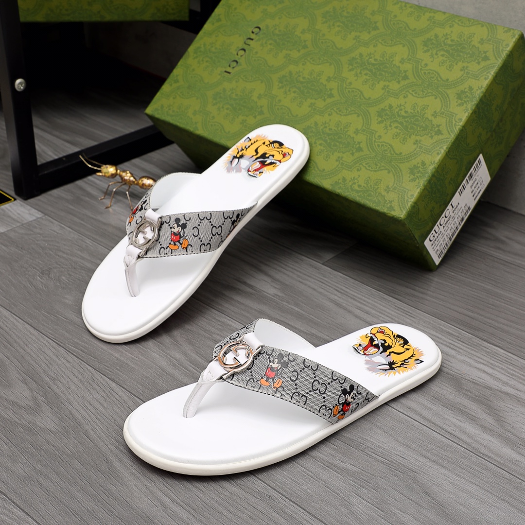 Gucci Rubber GG Men's Flip Flops - EUR FASHION