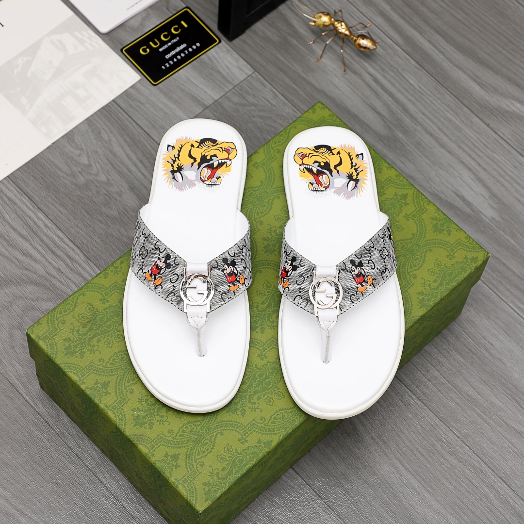 Gucci Rubber GG Men's Flip Flops - EUR FASHION