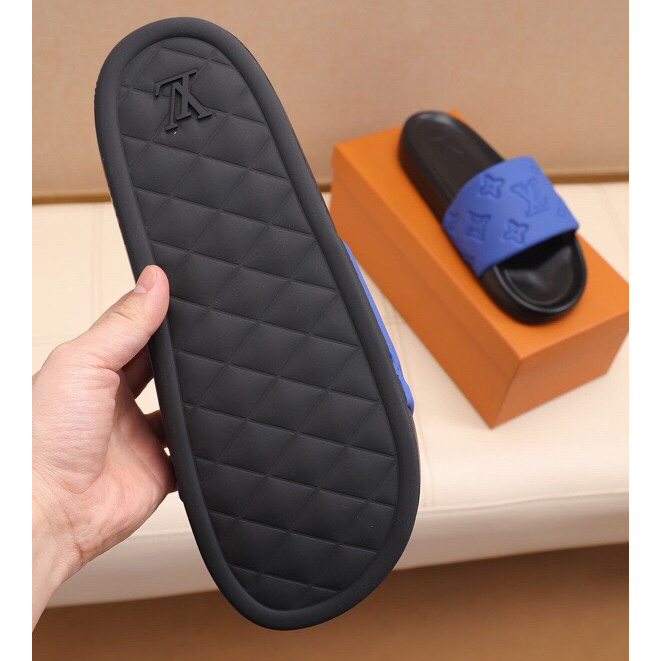 Louis Vuitton Monogram Slippers - EUR FASHION