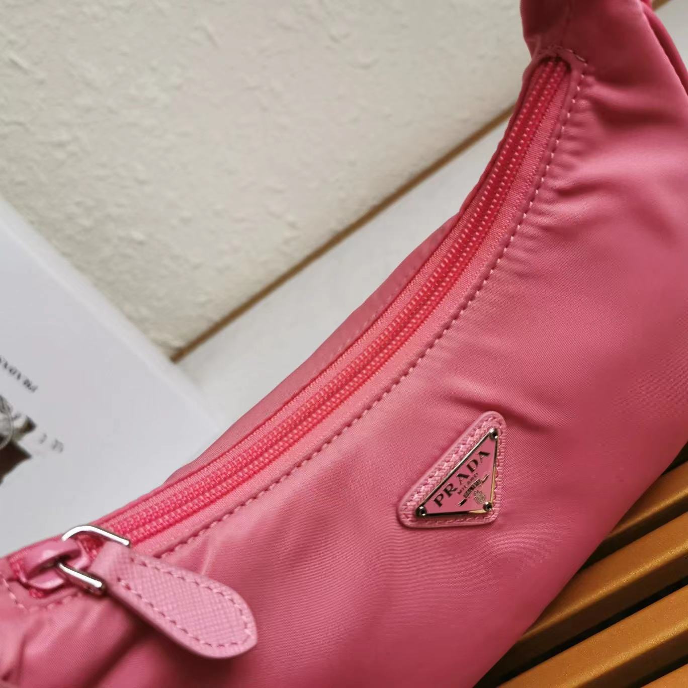 Prada Logo Shoulder  Bag (23-13-5cm) - EUR FASHION