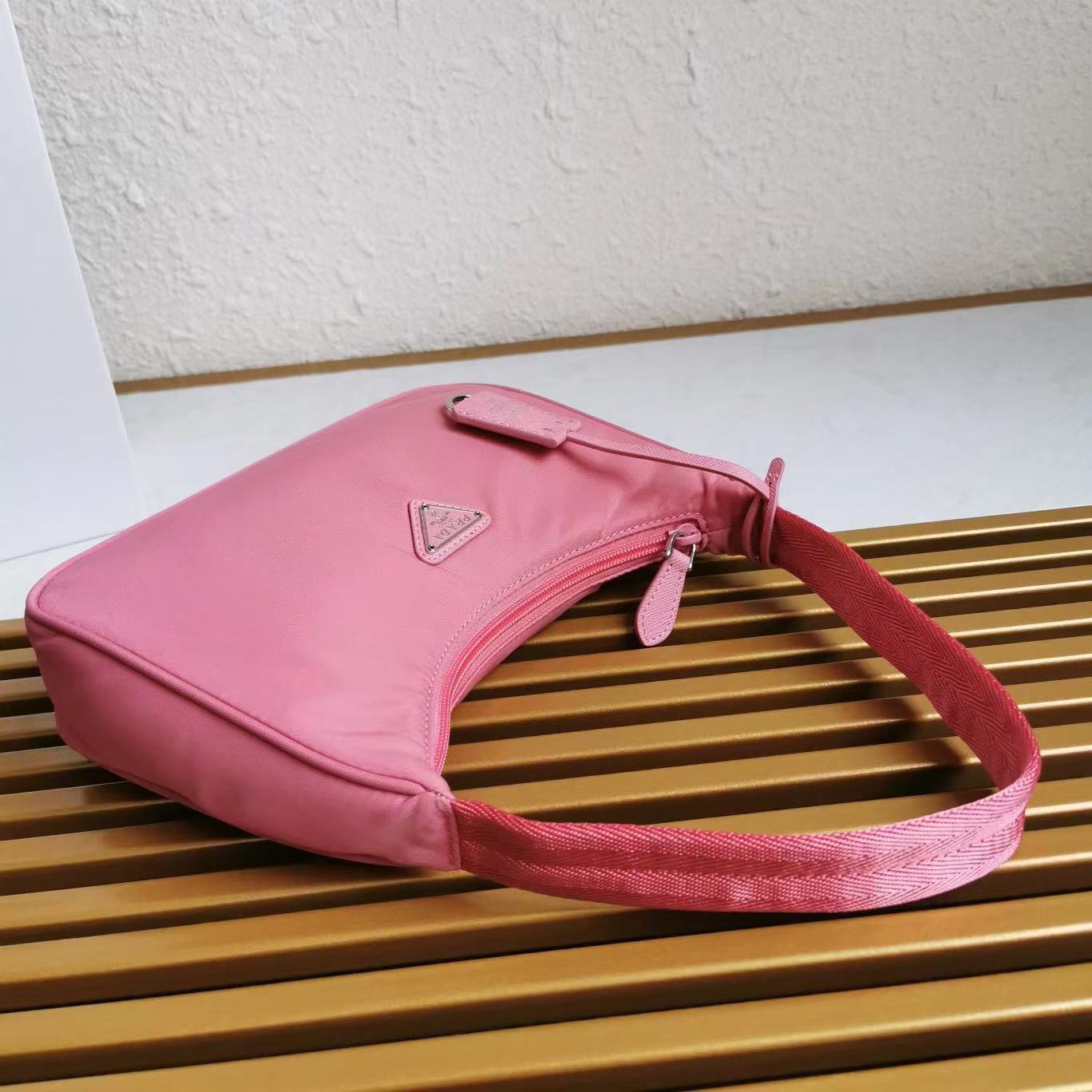 Prada Logo Shoulder  Bag (23-13-5cm) - EUR FASHION