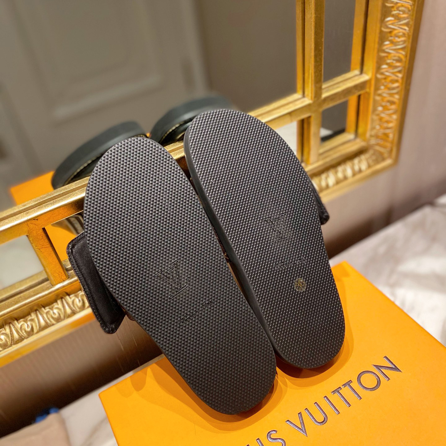 Louis Vuitton Monogram Slipper - EUR FASHION