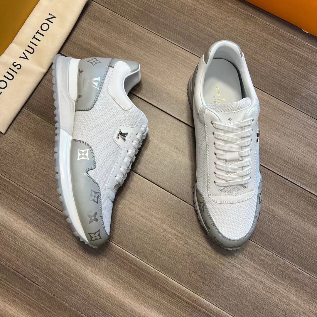 Louis Vuitton Logo Sneaker - EUR FASHION