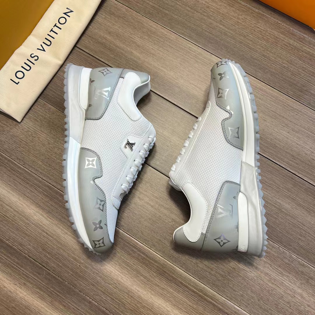 Louis Vuitton Logo Sneaker - EUR FASHION
