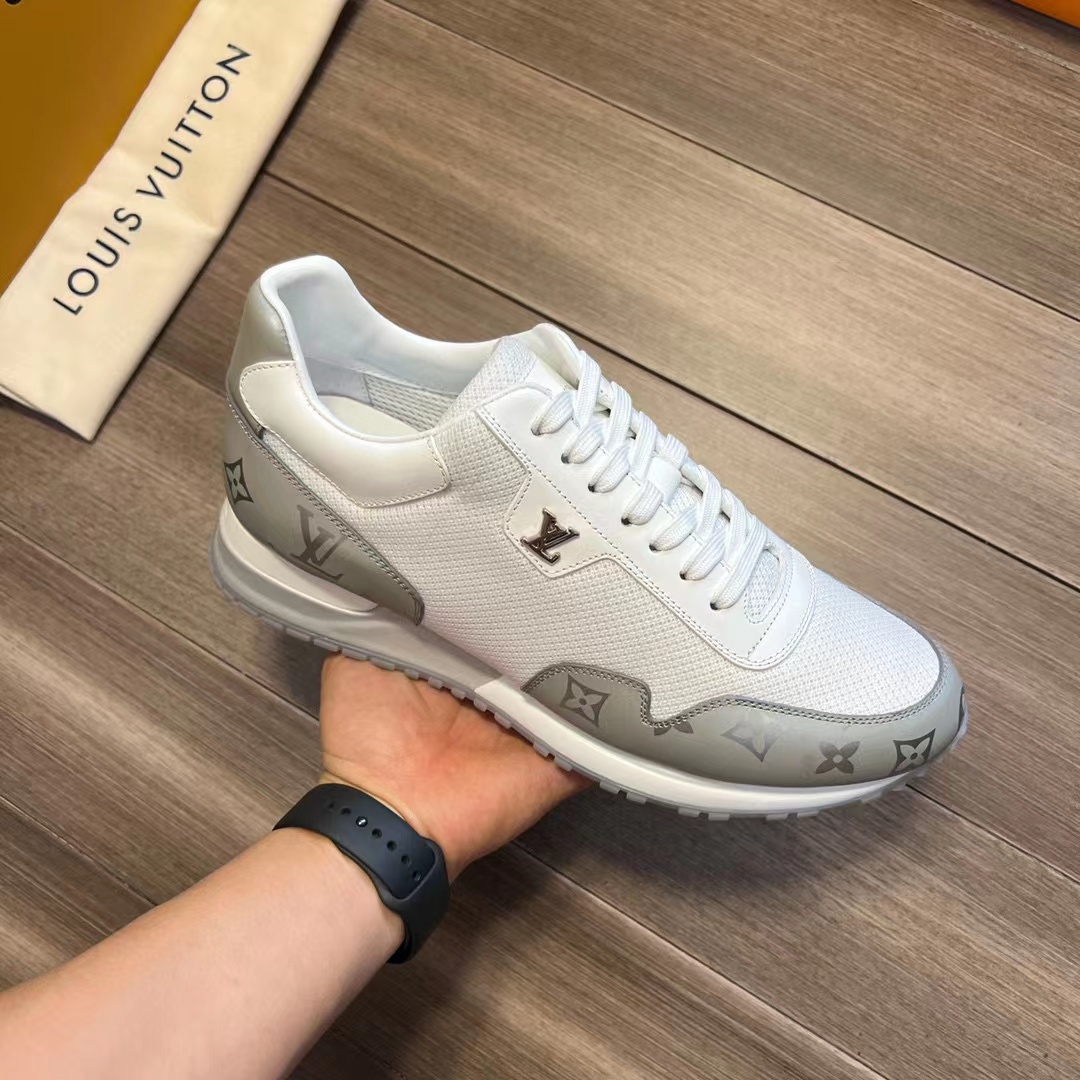 Louis Vuitton Logo Sneaker - EUR FASHION