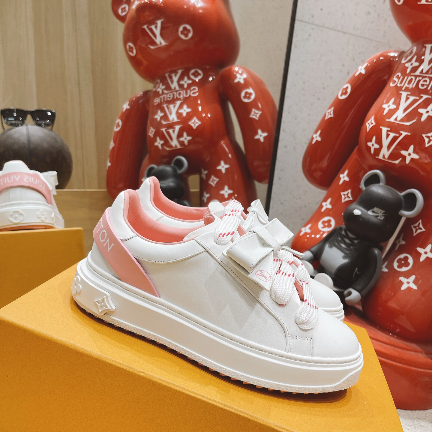 Louis Vuitton Logo Sneaker - EUR FASHION