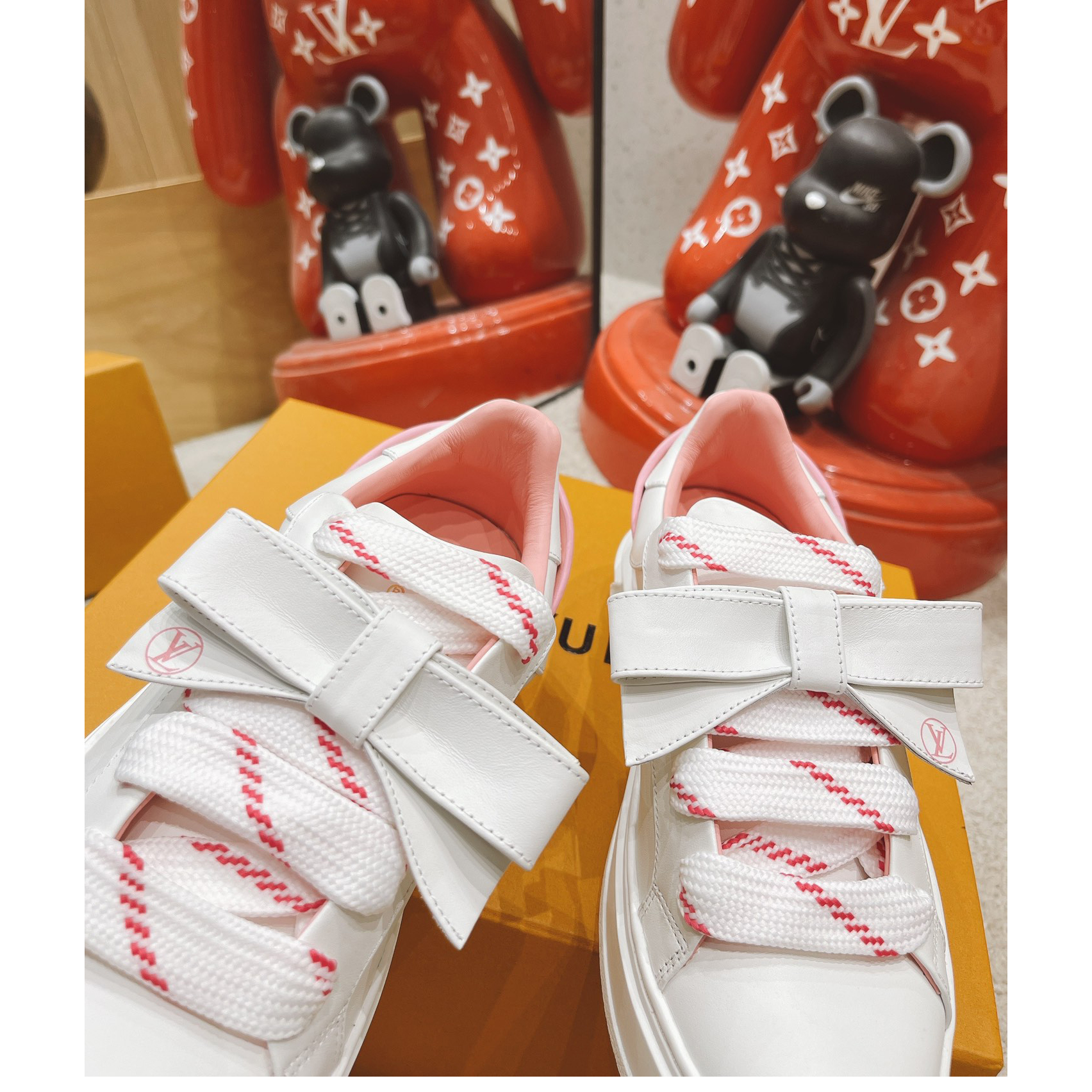 Louis Vuitton Logo Sneaker - EUR FASHION