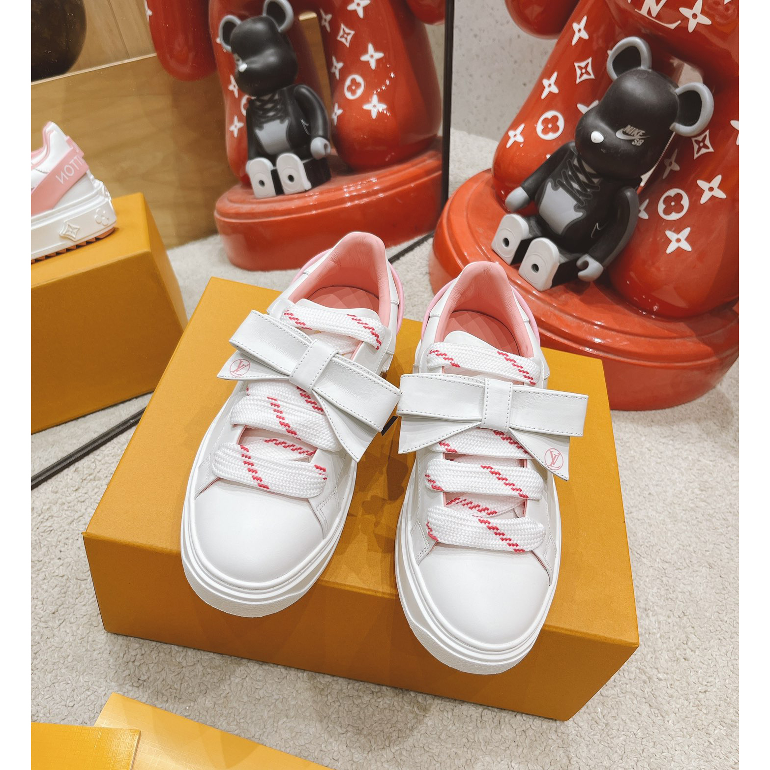 Louis Vuitton Logo Sneaker - EUR FASHION