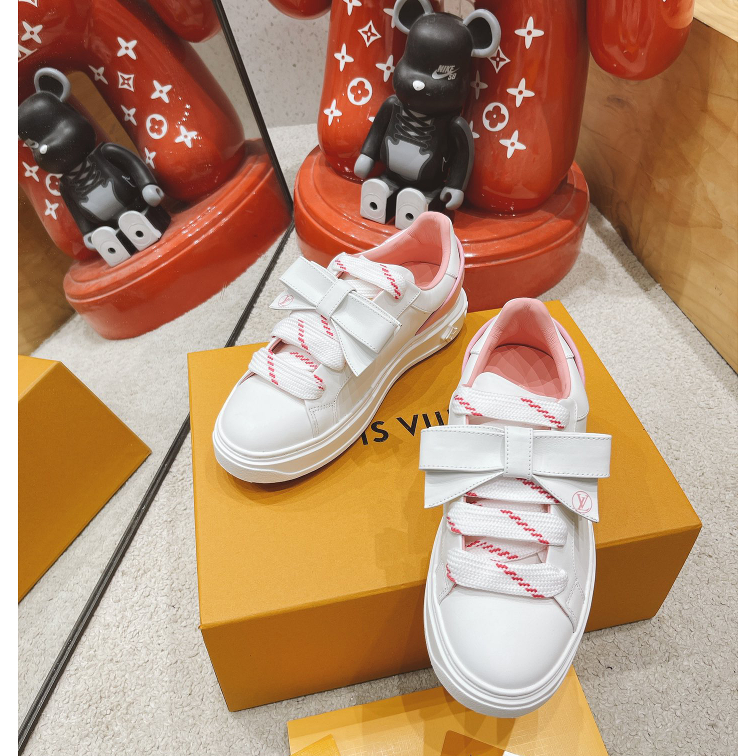 Louis Vuitton Logo Sneaker - EUR FASHION