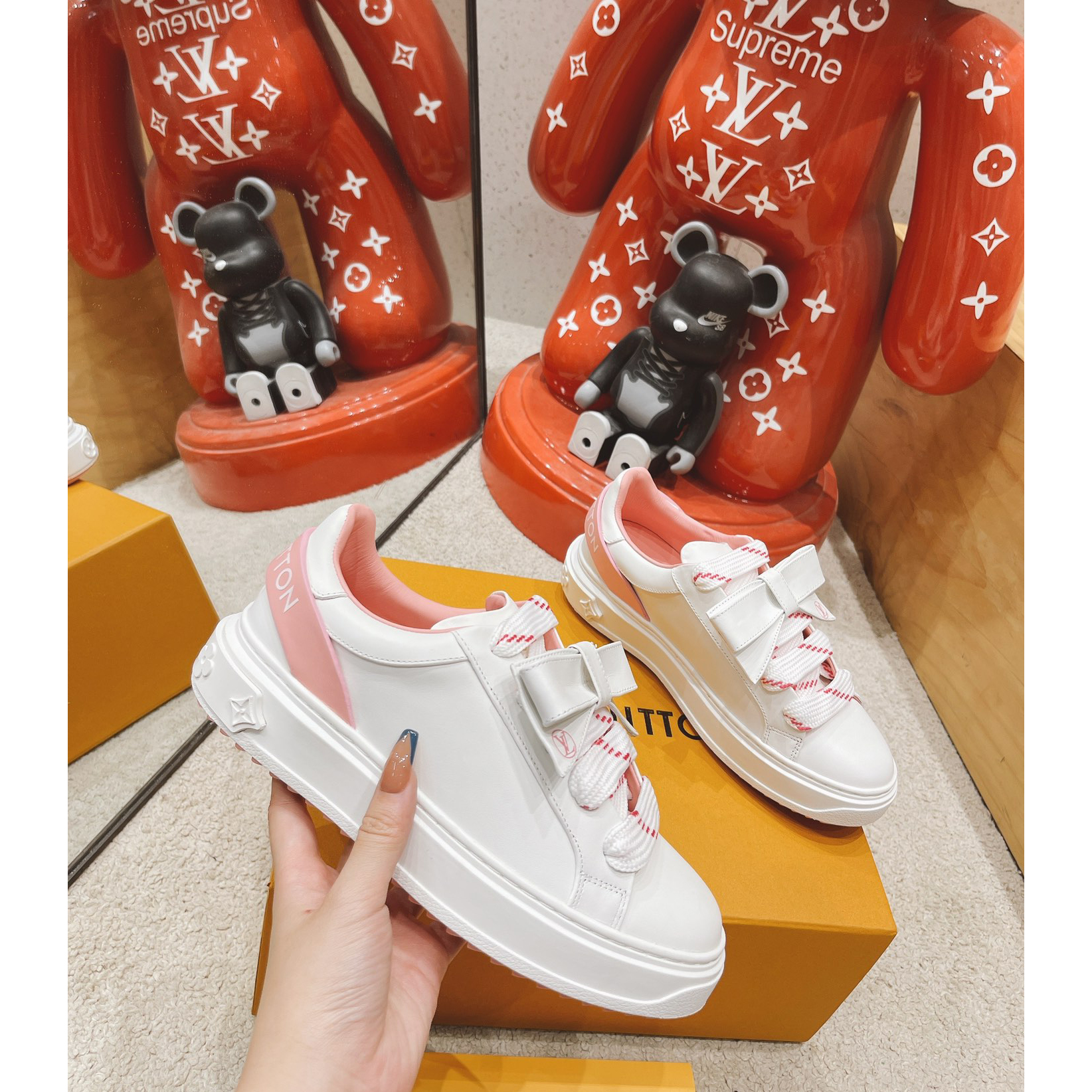 Louis Vuitton Logo Sneaker - EUR FASHION