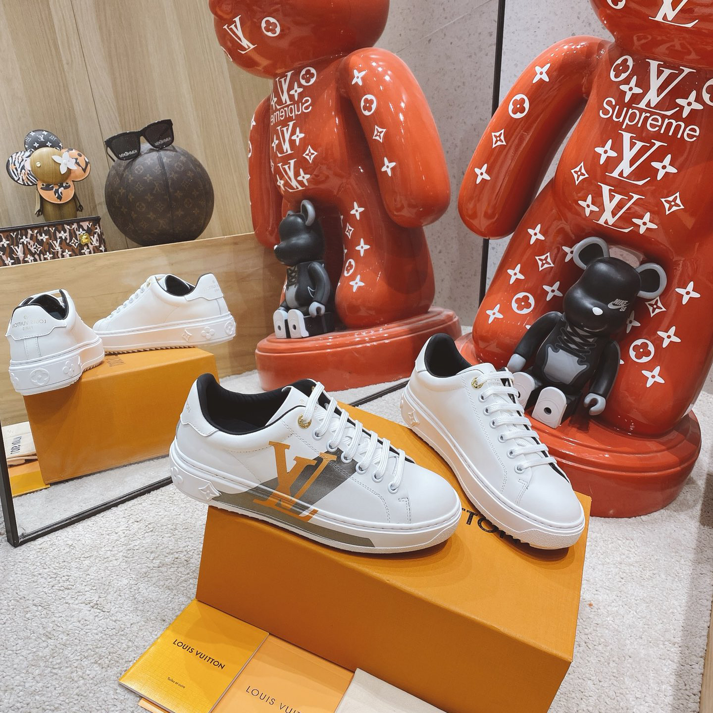 Louis Vuitton Logo Sneaker - EUR FASHION