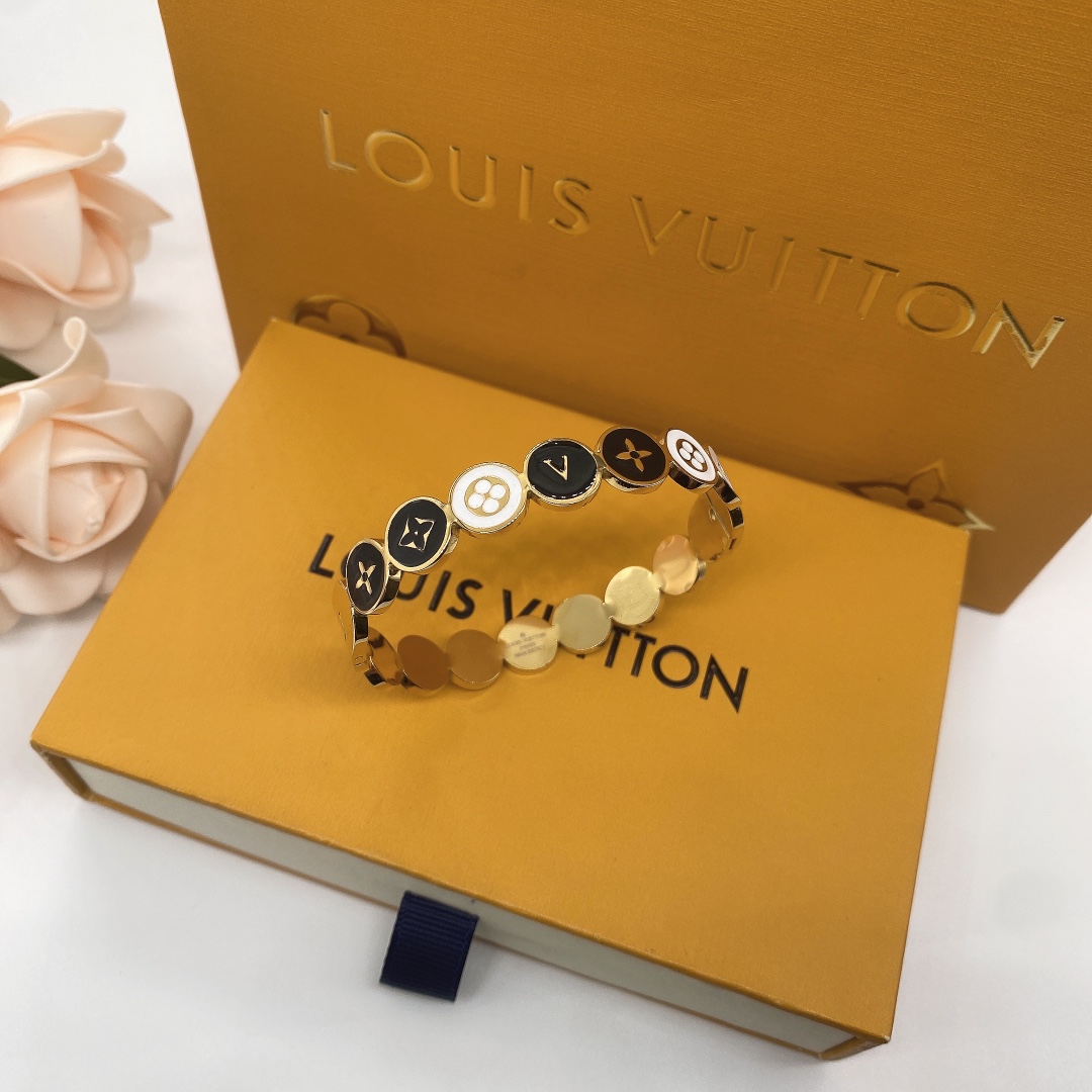 Louis Vuitton 'LV' Bracelet - EUR FASHION