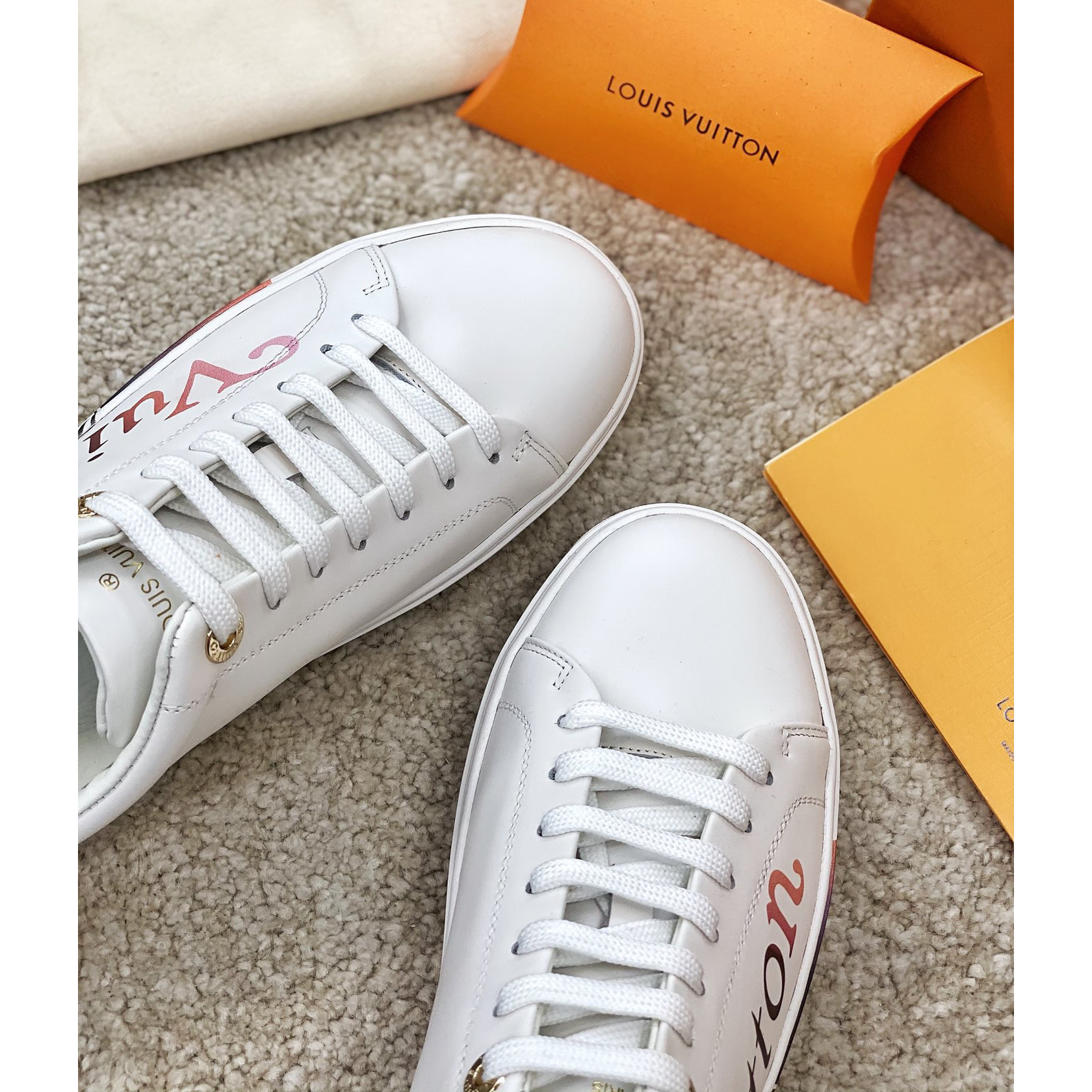 Louis Vuitton Logo Sneaker - EUR FASHION