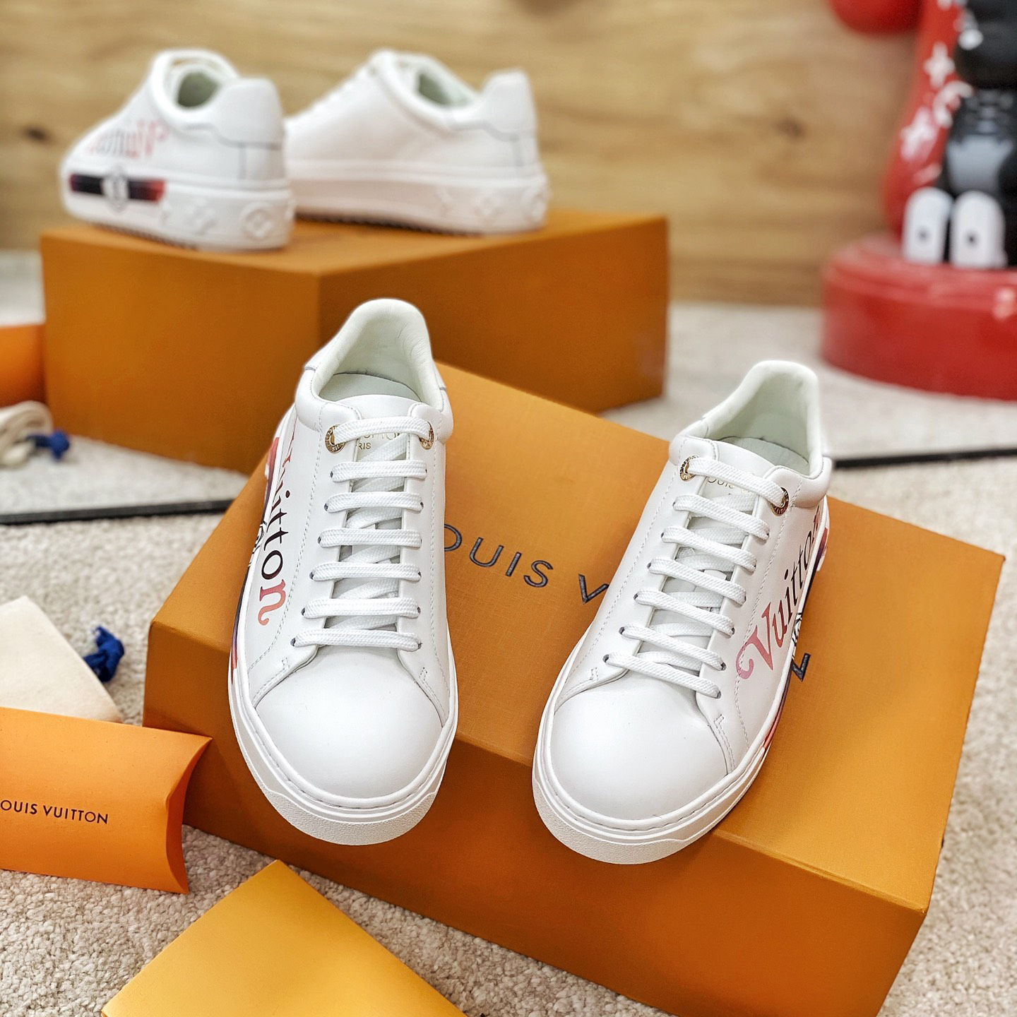 Louis Vuitton Logo Sneaker - EUR FASHION