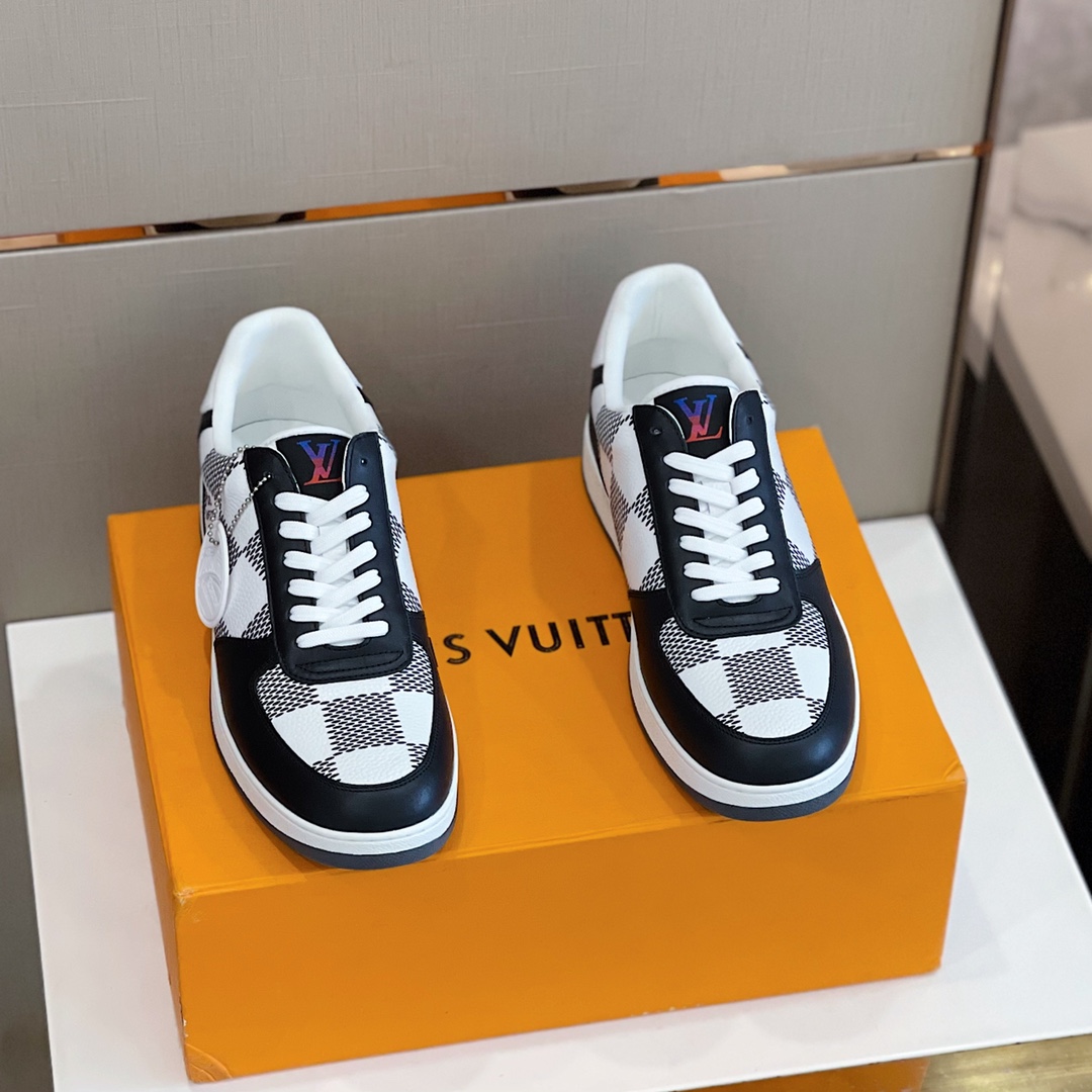 Louis Vuitton Men's Rivoli Sneaker - EUR FASHION