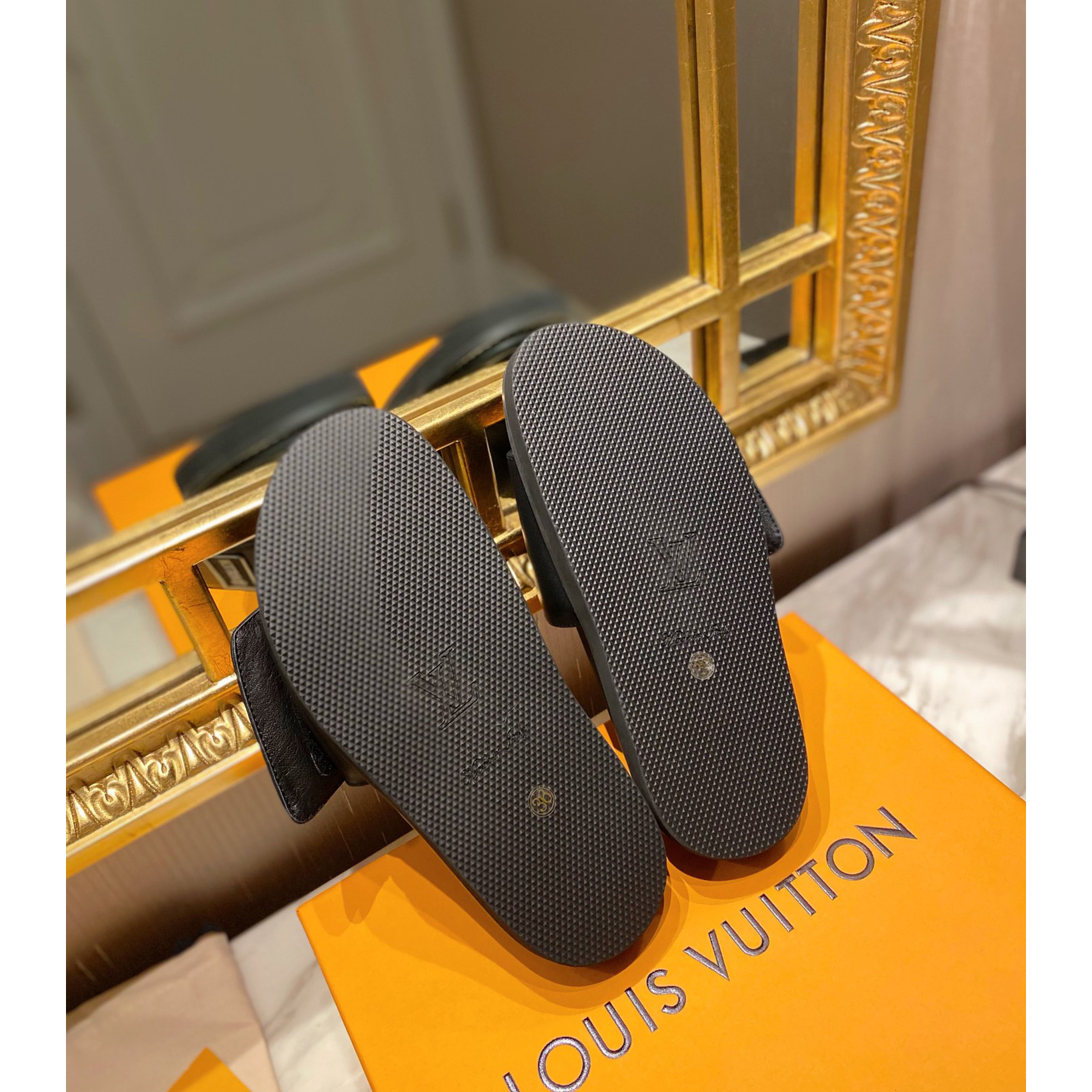 Louis Vuitton Monogram Slipper - EUR FASHION