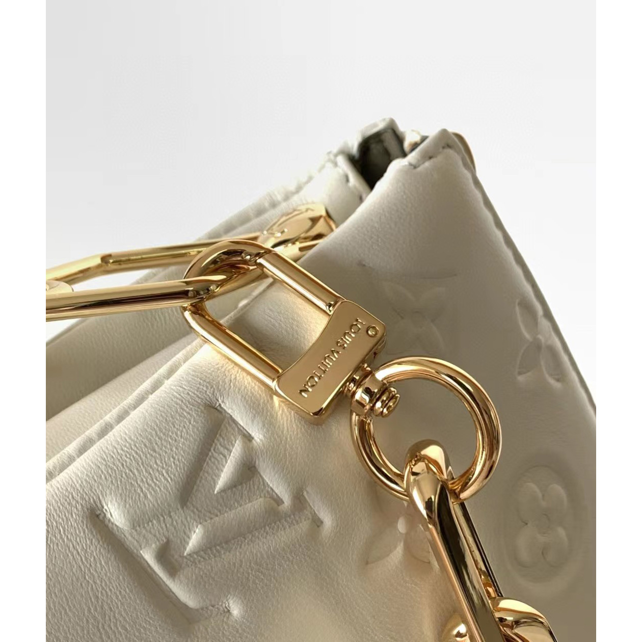 Louis Vuitton Coussin BB Handbag(21-16-7cm)  M20770 - EUR FASHION