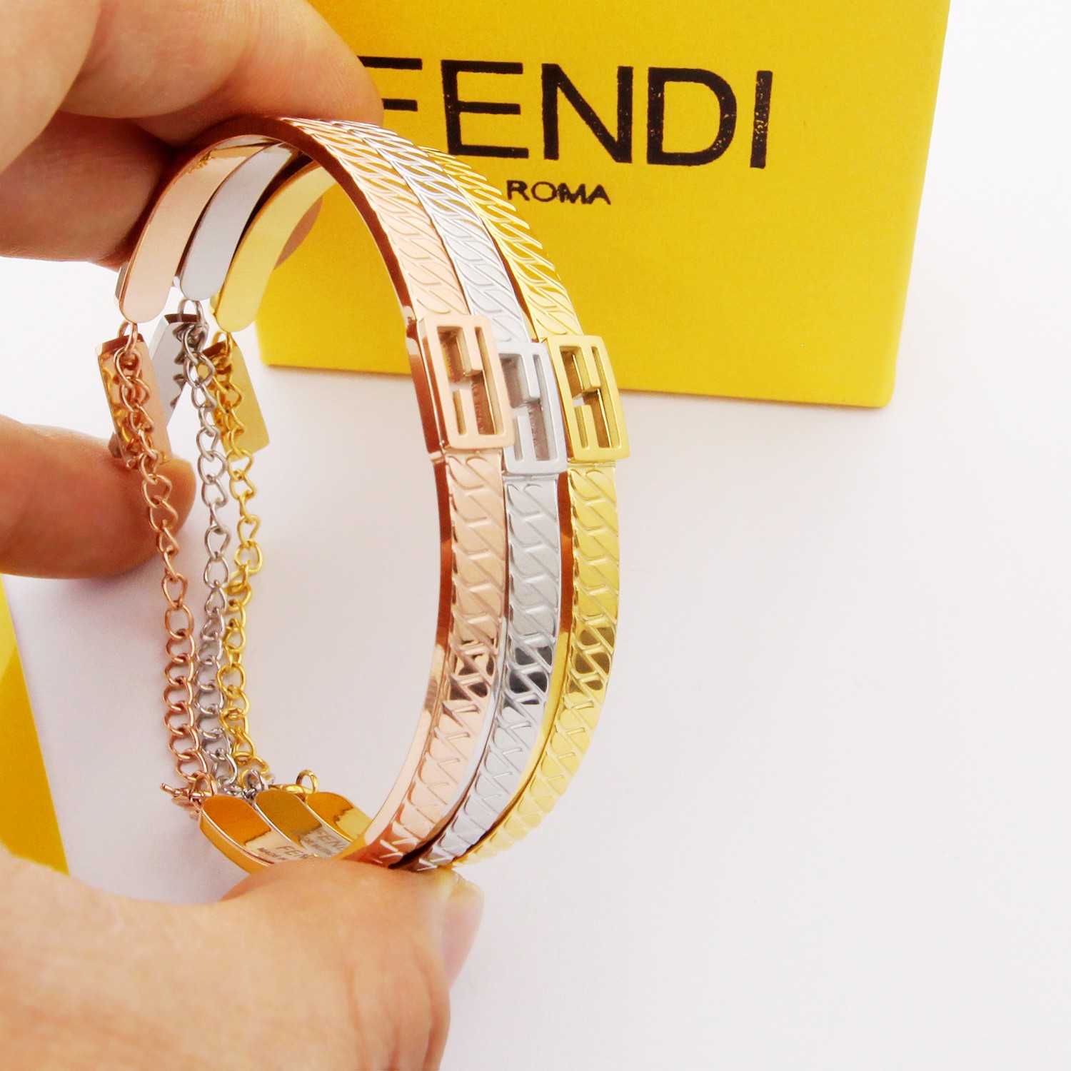 Fendi Baguette Bracelet - EUR FASHION